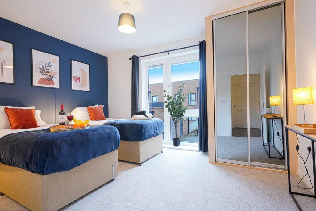 Luxury Campbell Park Apartments In Central Mk With Balcony, Free Parking & Smart Tv With Netflix By Yoko Property Milton Keynes Exteriér fotografie